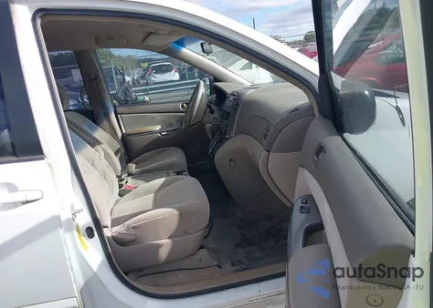 2010 Toyota Sienna Ce z USA, uszkodzony, nr VIN 5TDKK4CCXAS297664